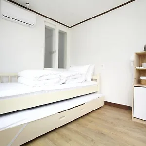 24 Sinchon Hongdae Guest house