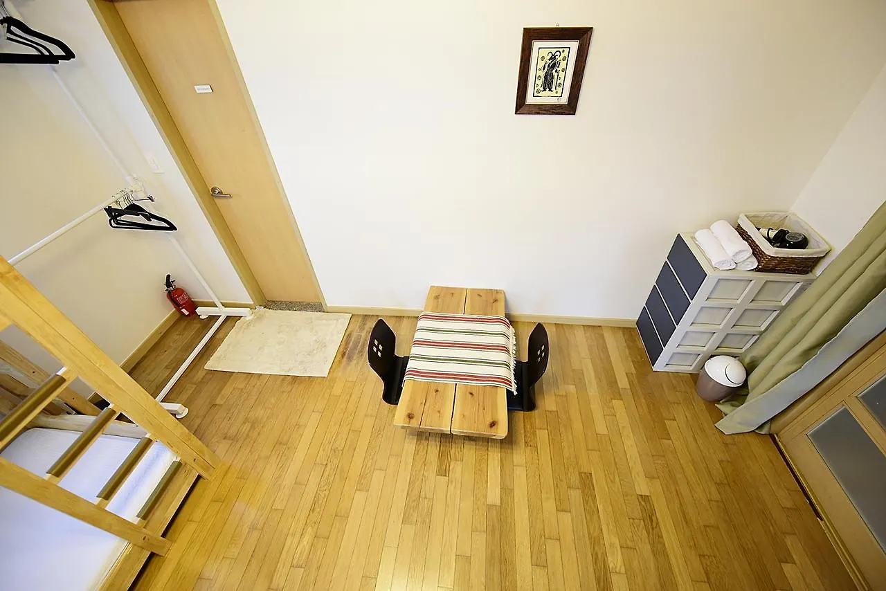 Ganderak Guesthouse Jeju