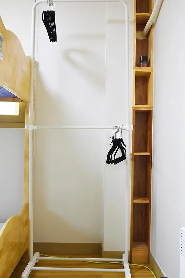 Ganderak Guesthouse Jeju 2*,  South Korea
